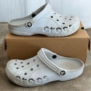 Crocs Baya Clogg Slippers Mens Size 7 Womens Size 9 USED